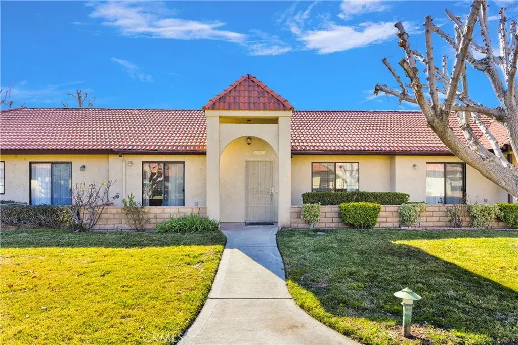 19228 Cottonwood Drive, Apple Valley, CA 92308 - #1
