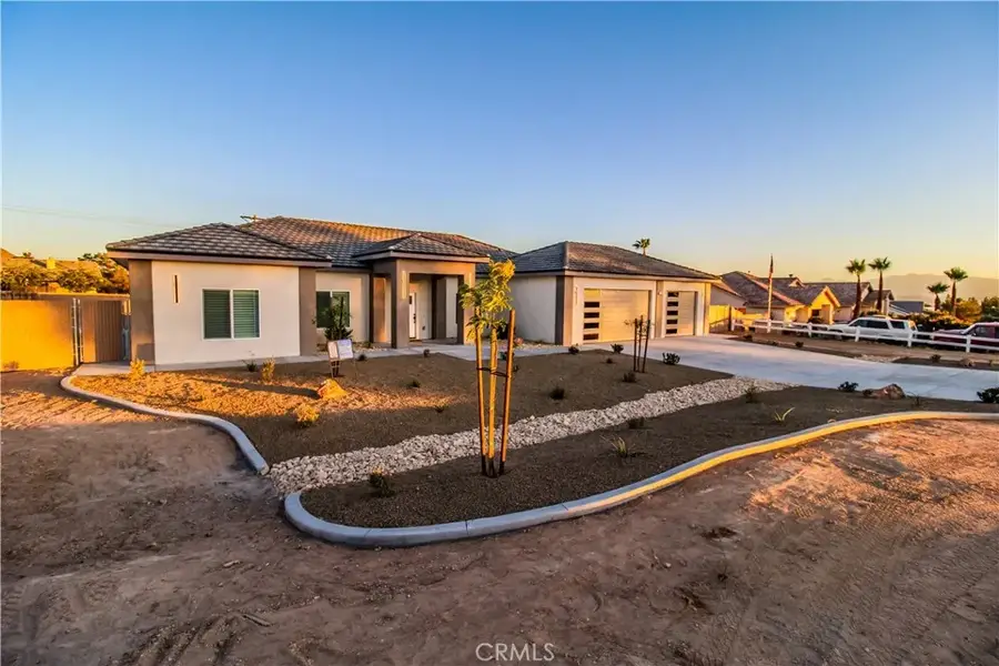 19299 Roanoke Road, Apple Valley, CA 92307 - #2