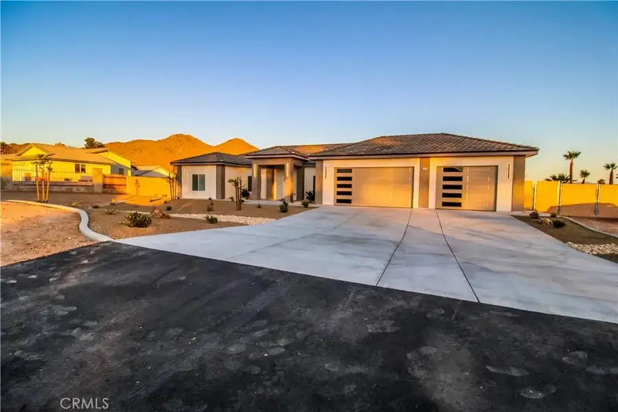 19299 Roanoke Road, Apple Valley, CA 92307 - #3