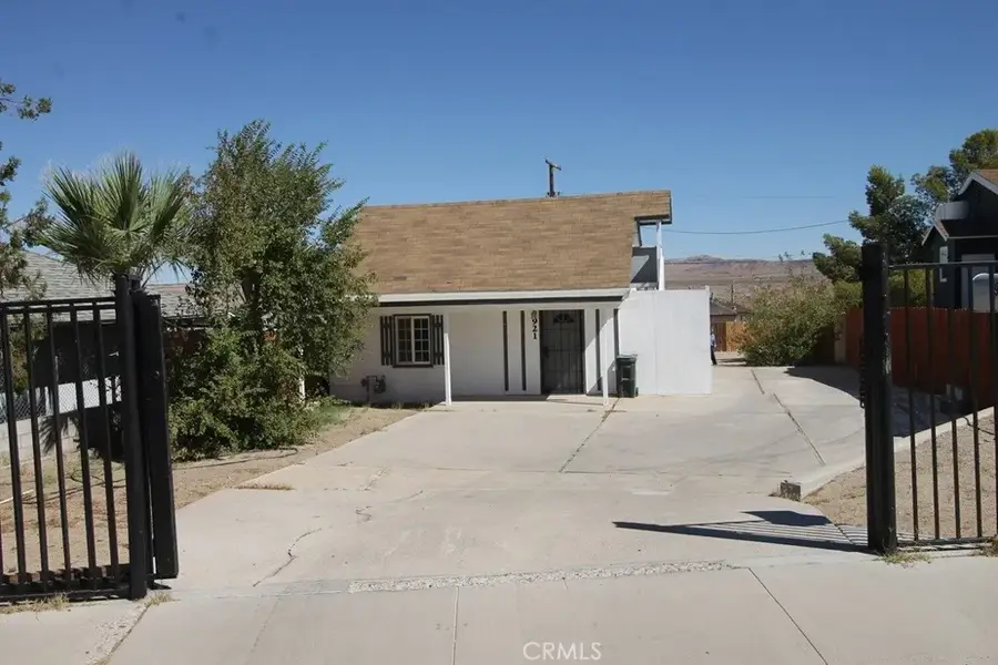 921 Flora, Barstow, CA 92311 - #2