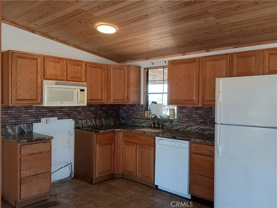 7139 Amestoy Road, Oak Hills, CA 92344 - #3