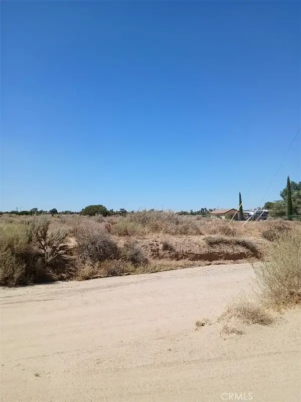 10082 Eaby, Phelan, CA 92371