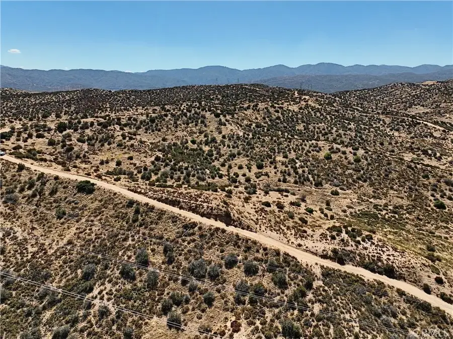 740 Summit Valley (near), Hesperia, CA 92345 - #3