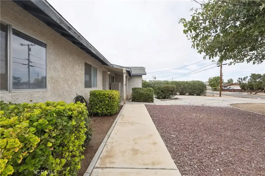 17969 Yucca, Hesperia, CA 92345 - #2