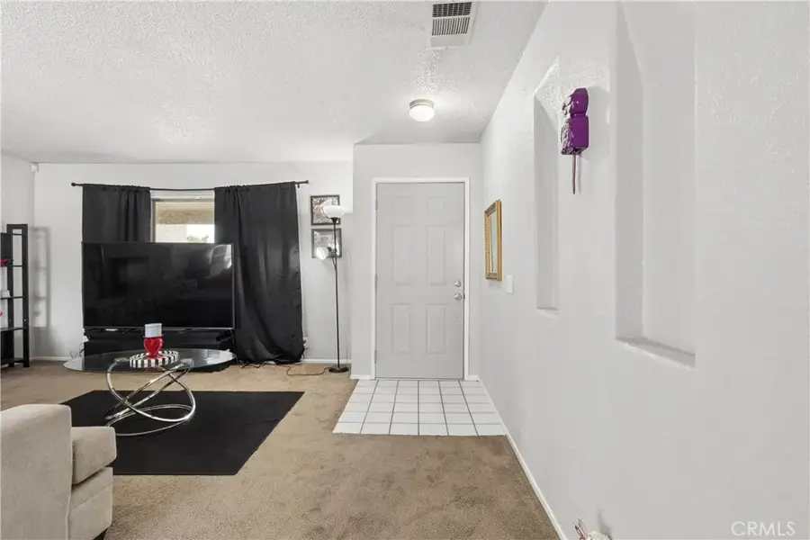 17969 Yucca, Hesperia, CA 92345 - #3