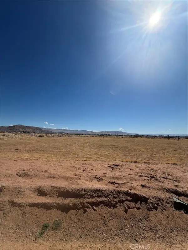 23525 Standing Rock, Apple Valley, CA 92307