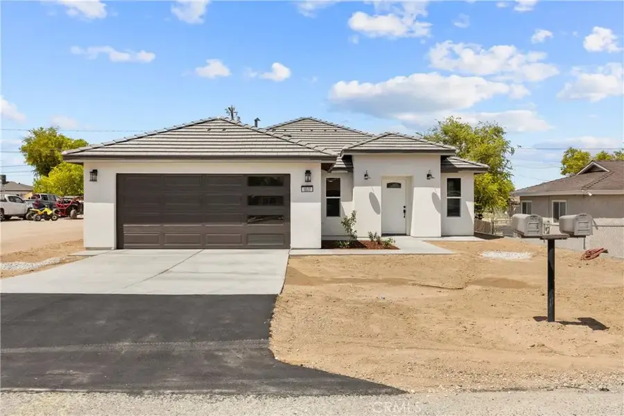 16512 Chestnut St, Hesperia, CA 92345 - #2