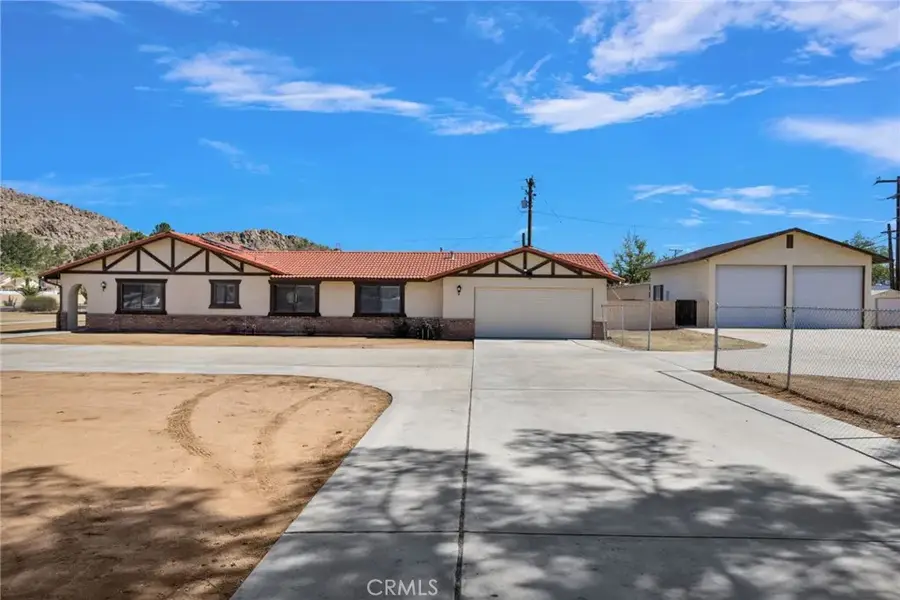20319 Seneca Road, Apple Valley, CA 92307 - #2