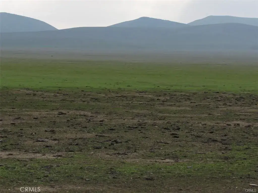 0 043-520-11-00-6 Clover, Lost Hills, CA 93249 - Image #1