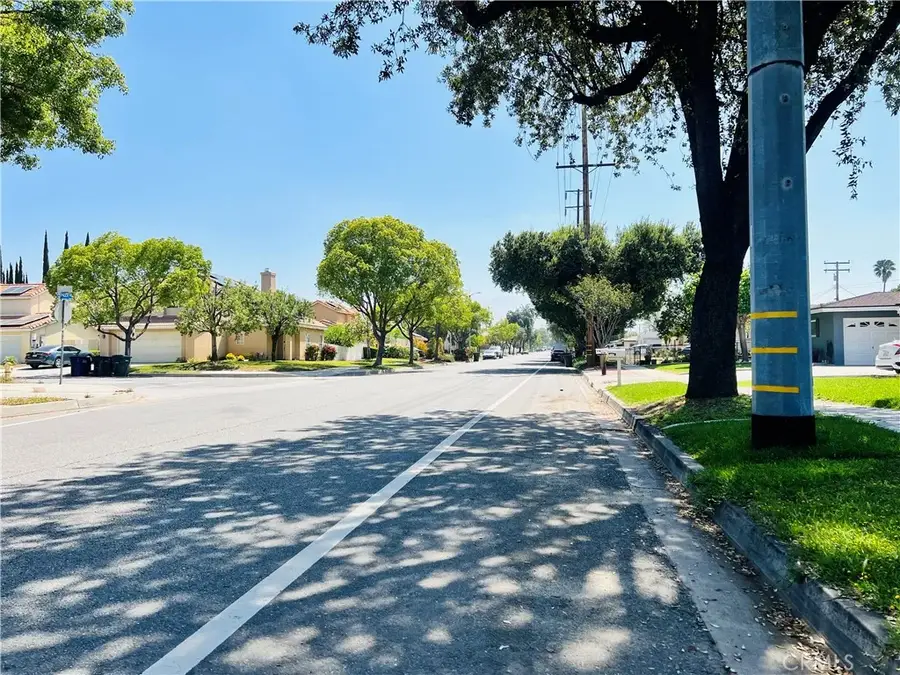 122 E Pioneer Avenue, Redlands, CA 92374 - Image #3