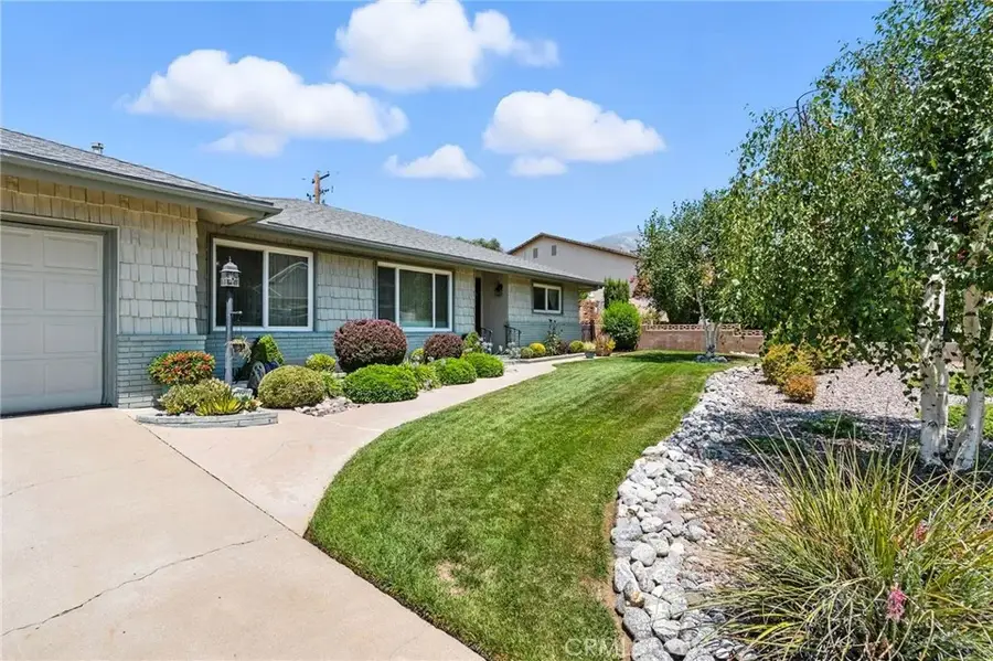 36218 Golden Gate Drive, Yucaipa, CA 92399 - Image #3