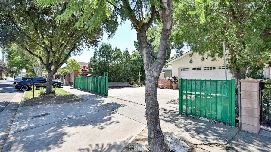 2810 11th Street, Riverside, CA 92507 - Image #2