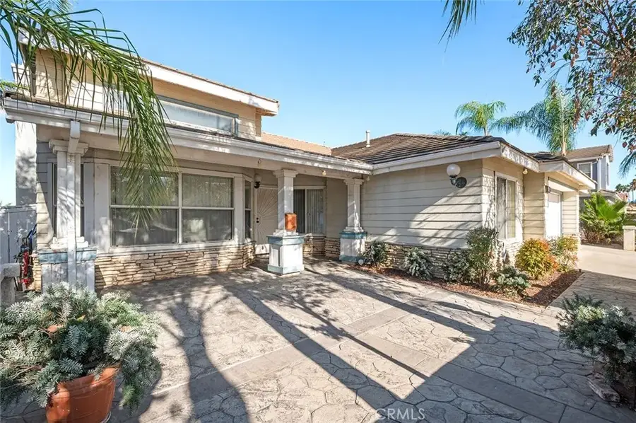 1561 E Chase Drive, Corona, CA 92881 - Image #2