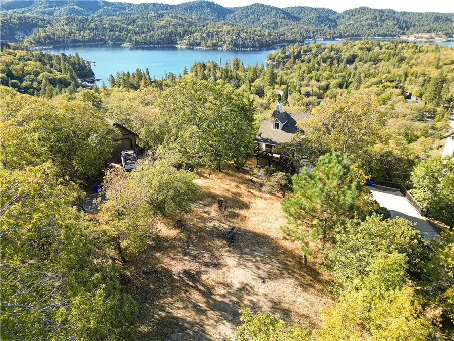 28731 Bryce Dr, Lake Arrowhead, CA 92352 - Image #2