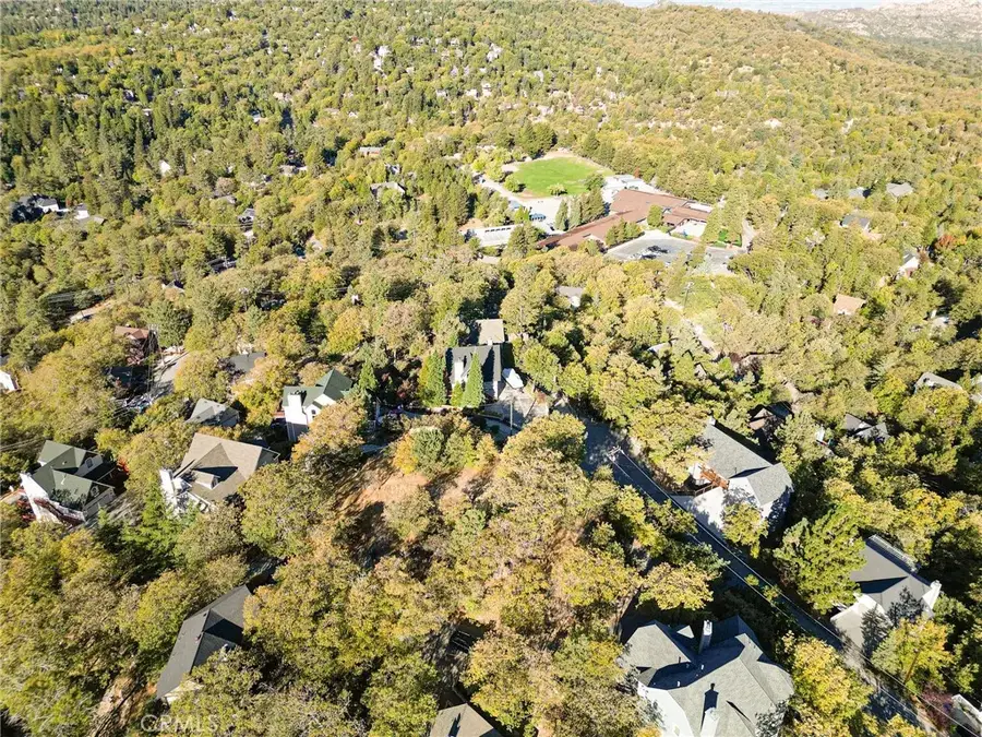 28731 Bryce Dr, Lake Arrowhead, CA 92352 - Image #3