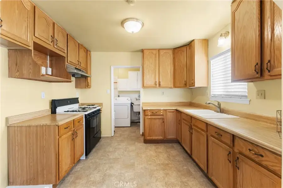 1190 W 14th, San Bernardino, CA 92411 - Image #3