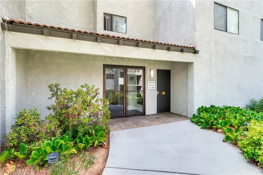 242 E Fern, Redlands, CA 92373 - Image #2