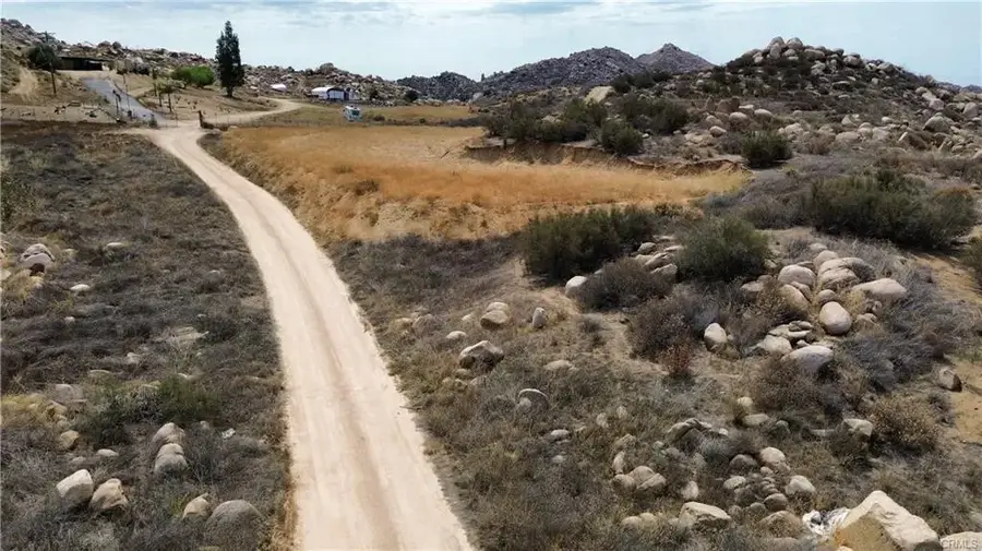 25049 El Toro, Lake Elsinore, CA 92532 - Image #2