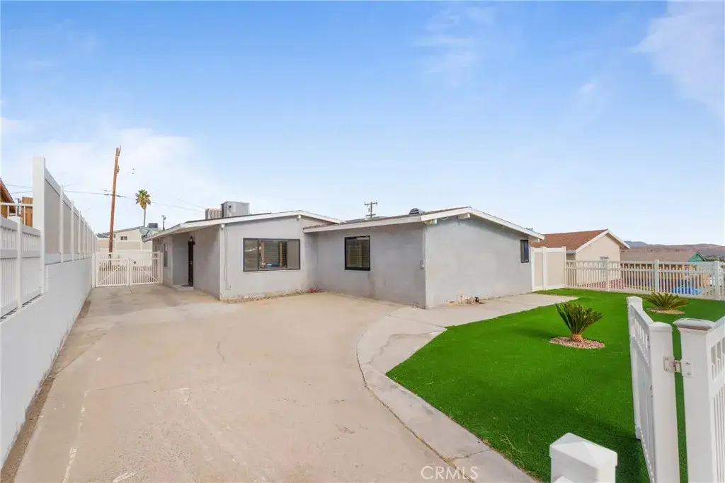 913 E Virginia, Barstow, CA 92311 - Image #1