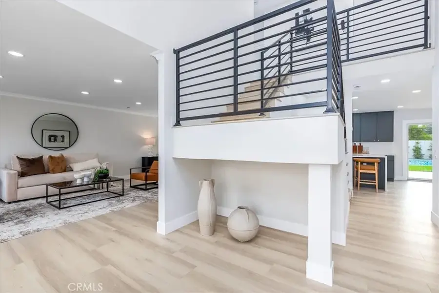 4401 Cezanne Avenue, Woodland Hills, CA 91364 - Image #3