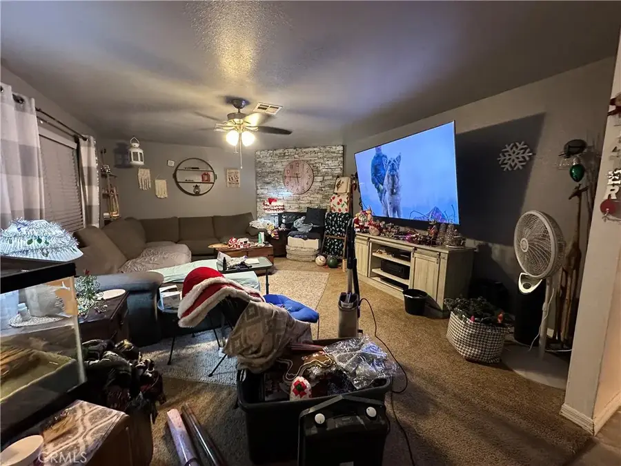 7009 Hanford Ave, Yucca Valley, CA 92284 - Image #2