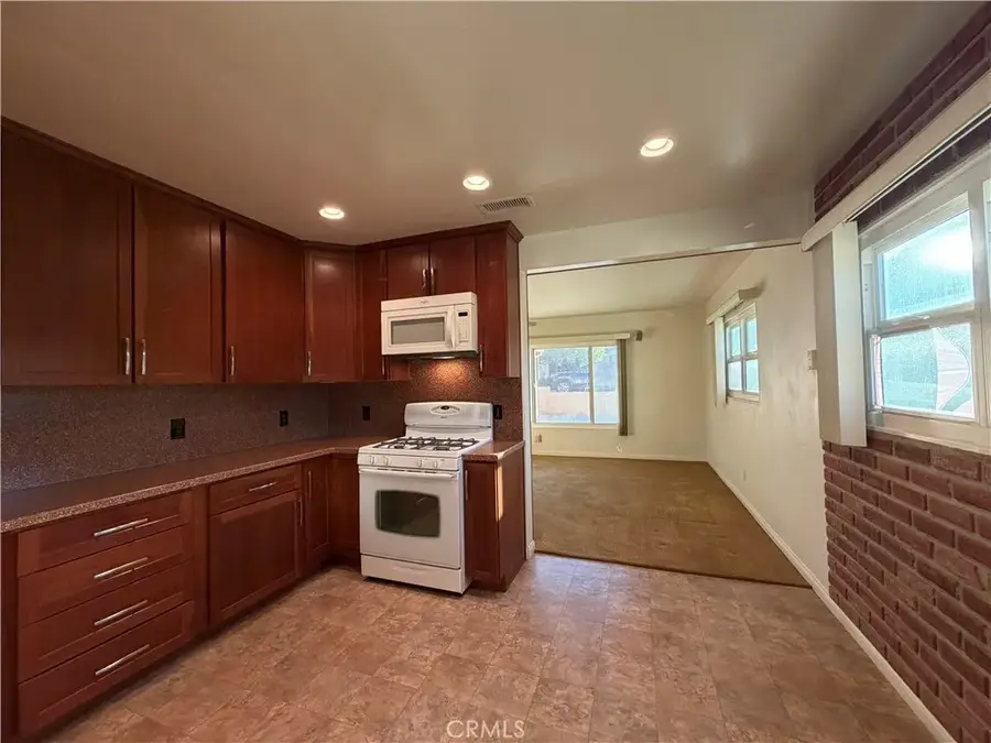 35254 Mountain View, Yucaipa, CA 92399 - Image #3