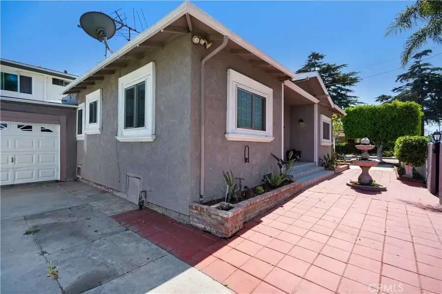 400 E Buckthorn Street, Inglewood, CA 90301 - Image #2