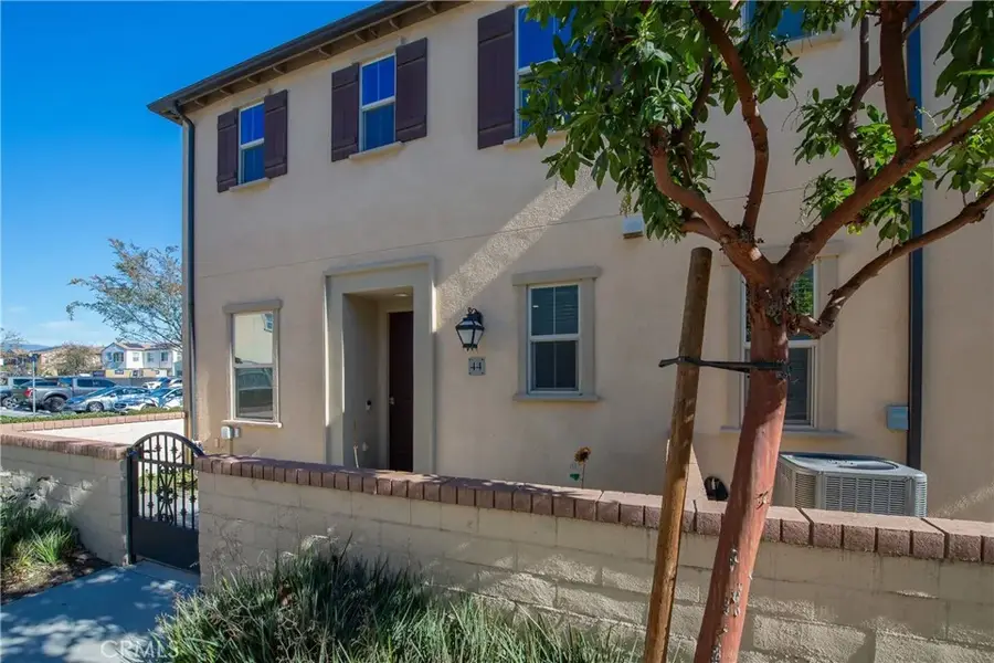 2888 E E Berry Loop Privado #44, Ontario, CA 91761 - Image #2
