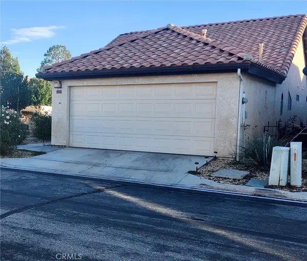19273 Palm Way, Apple Valley, CA 92308