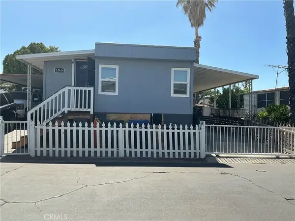 1097 State, Hemet, CA 92543
