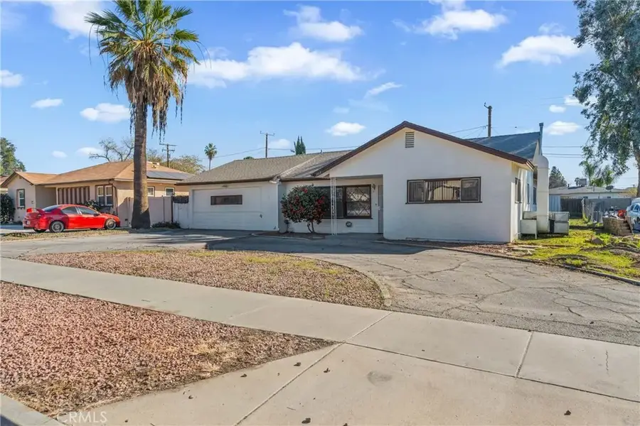 1113 E Acacia Avenue, Hemet, CA 92543 - Image #2