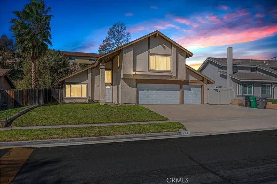 974 Nottingham, Corona, CA 92880 - Image #2