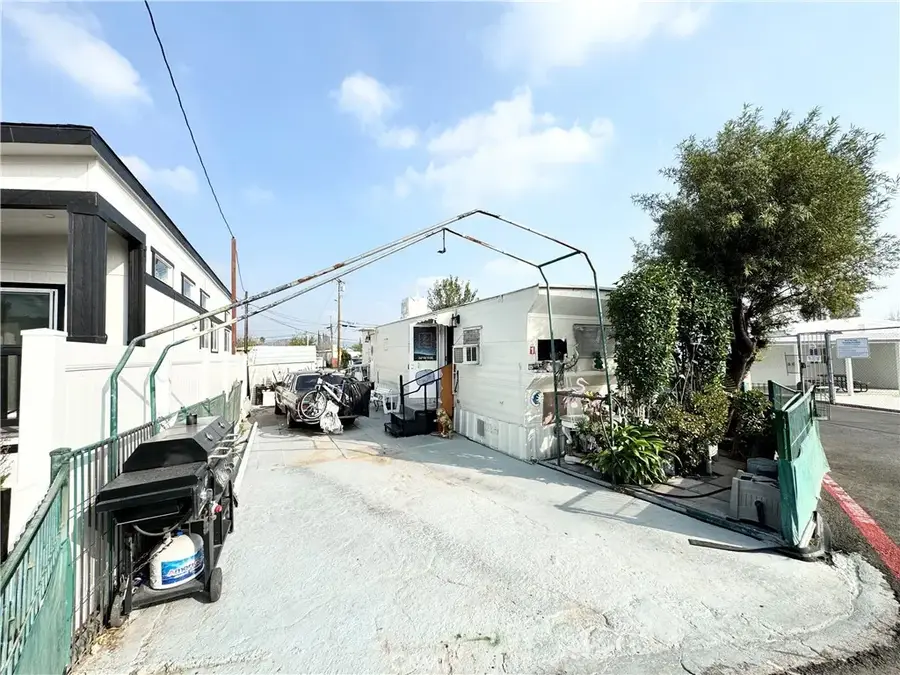 2250 W Darby #1, San Bernardino, CA 92407 - Image #2