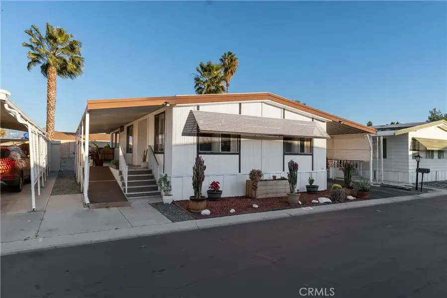 575 S Lyon #60, Hemet, CA 92543 - #2