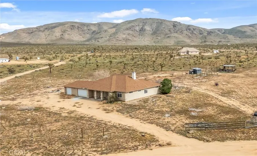 26525 Papago Road, Apple Valley, CA 92307 - #2