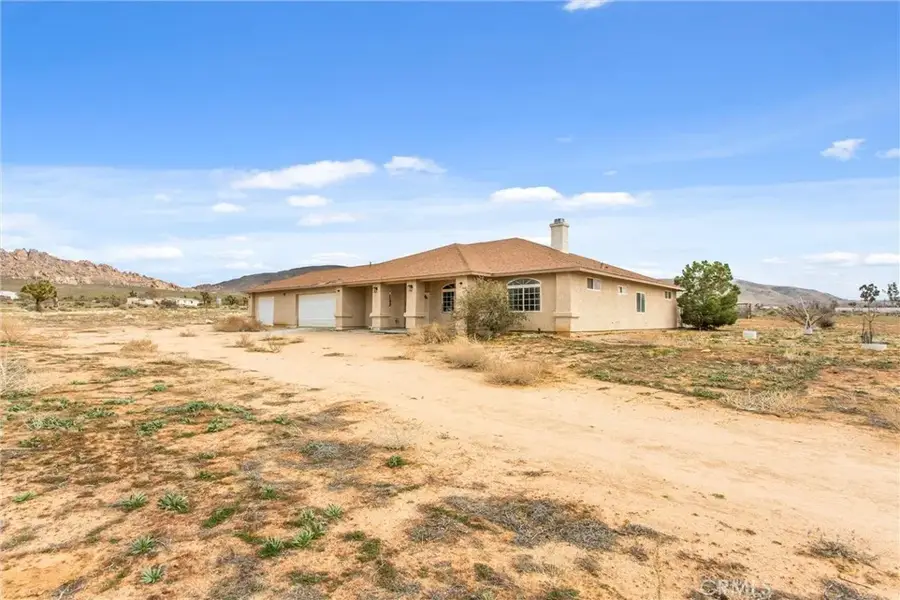 26525 Papago Road, Apple Valley, CA 92307 - #3