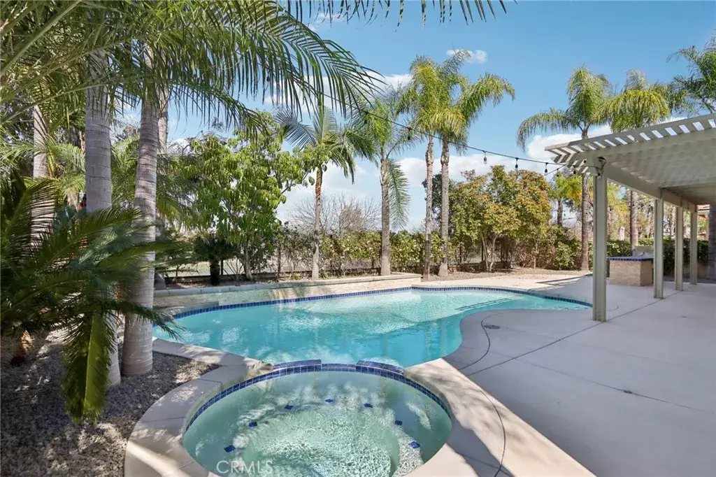 1041 Stanislaus Dr., Corona, CA 92881 - #1