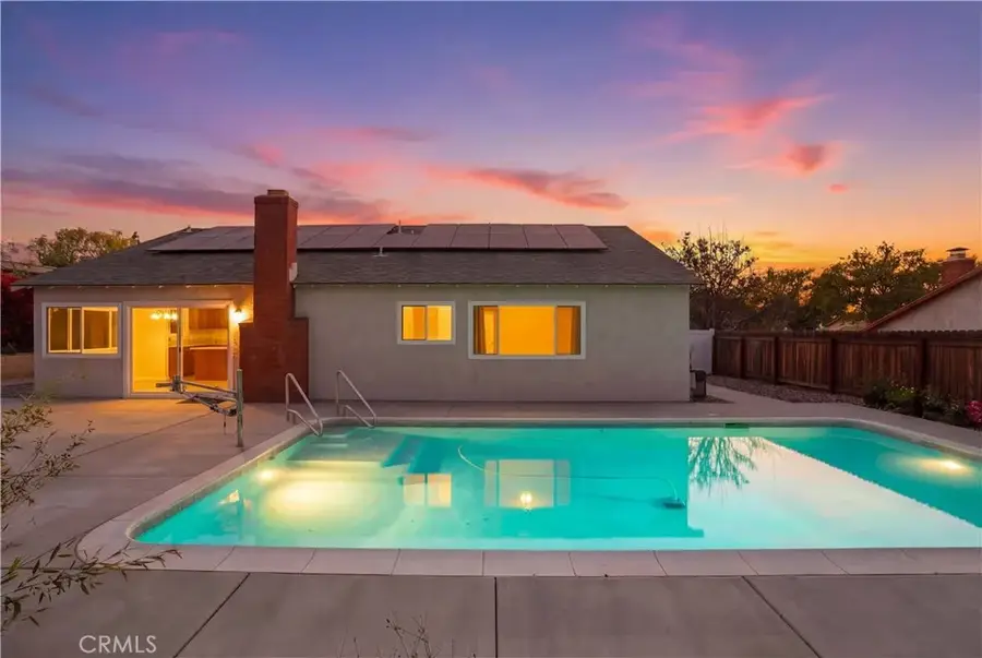 2097 Santa Barbara, Corona, CA 92882 - #2