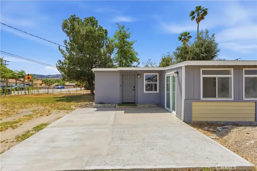 26917 Yale St, Hemet, CA 92544 - #2