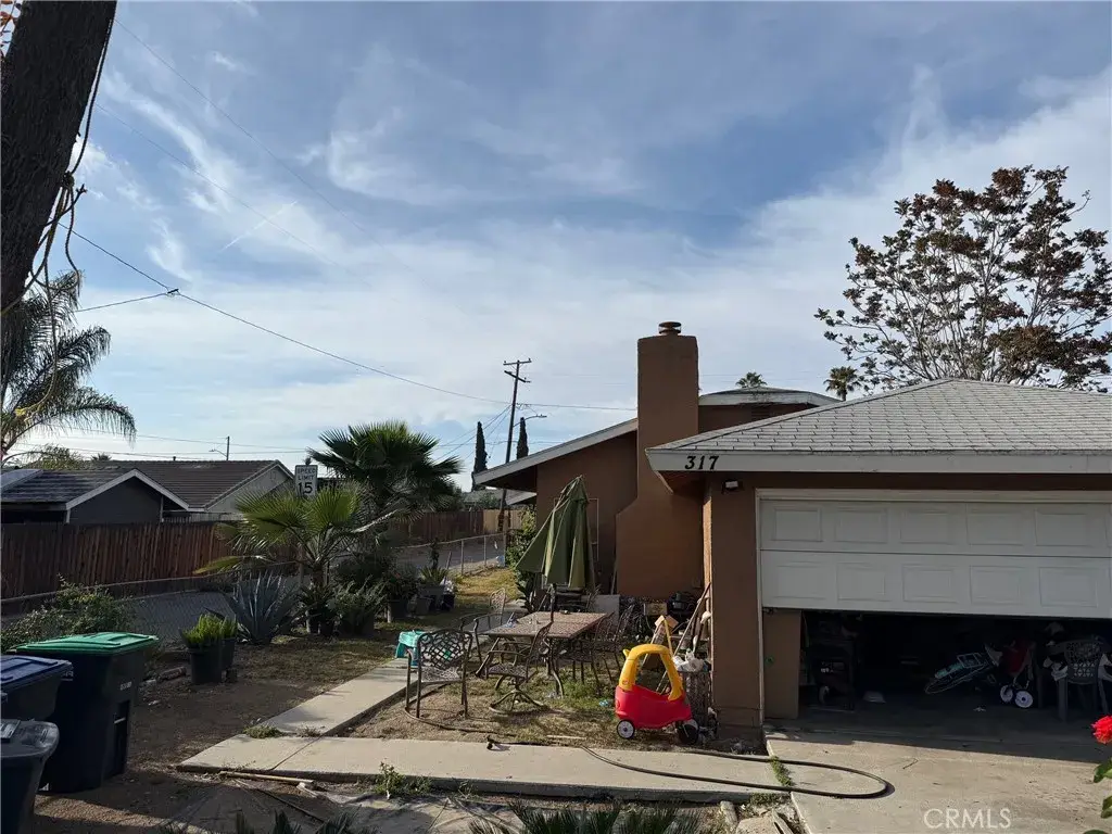 317 W 8th, Perris, CA 92570 - #1