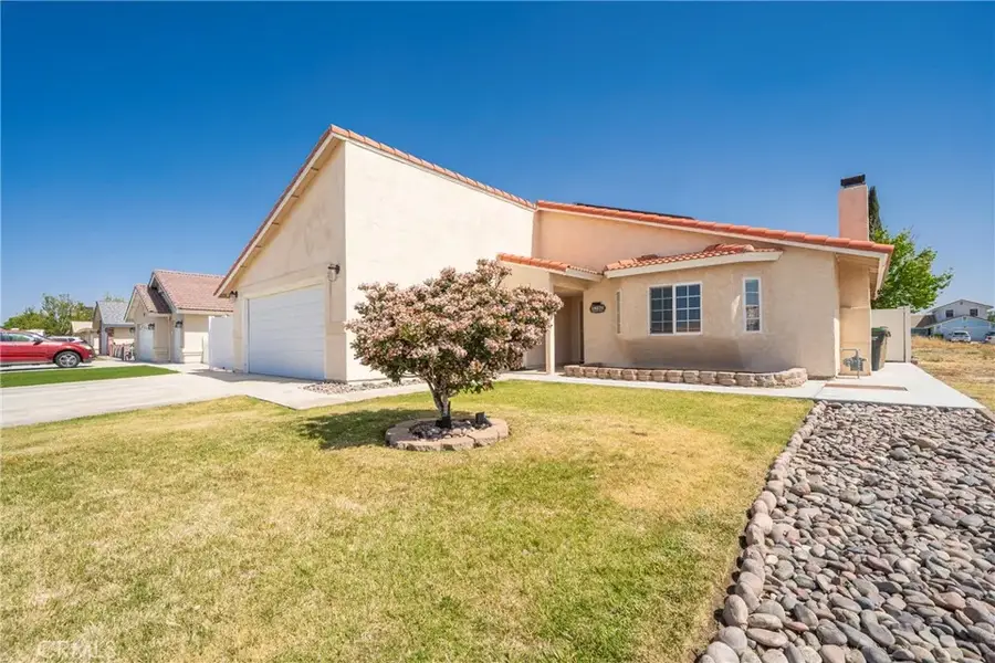 18270 Lakeview Drive, Victorville, CA 92395 - #3