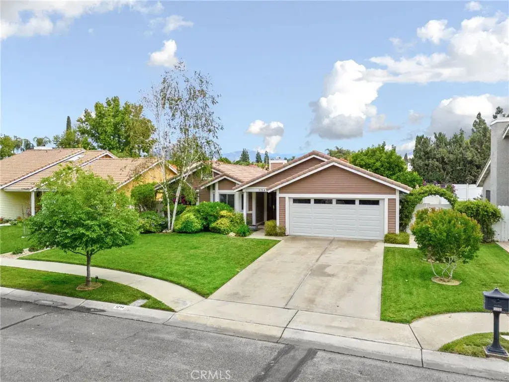 1214 Country, Redlands, CA 92374 - #1