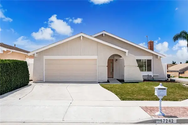 17242 Chicago, Yorba Linda, CA 92886
