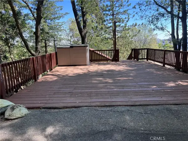 955 Coulter Pine, Crestline, CA 92325