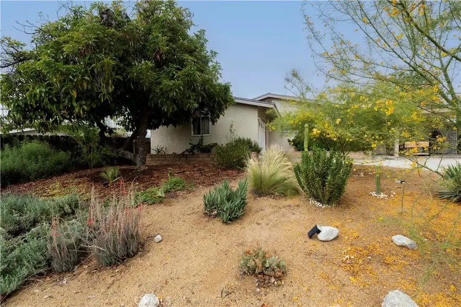 25 Dale Lane, Redlands, CA 92373 - #2