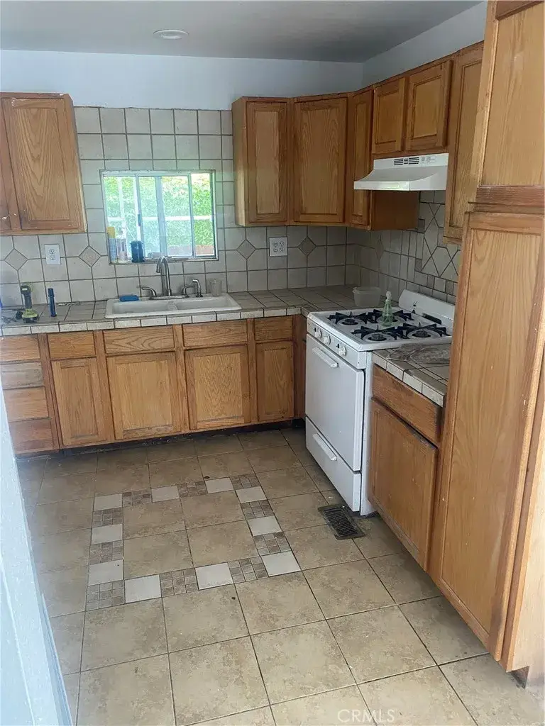 2250 W Mill, Colton, CA 92324 - #1
