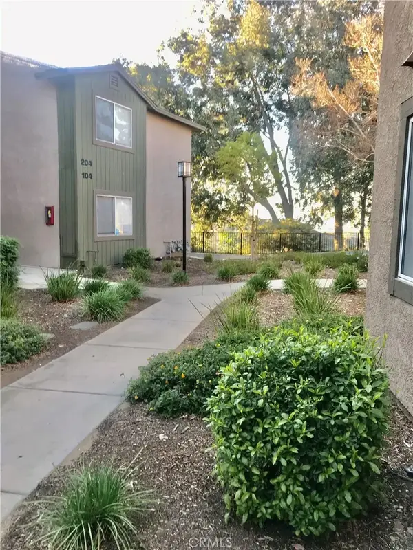2612 Avenida Del Vista #203, Corona, CA 92882