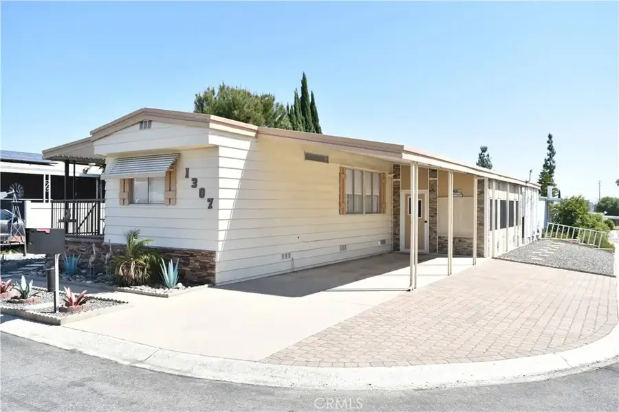1307 Orangewood, Corona, CA 92882 - #3