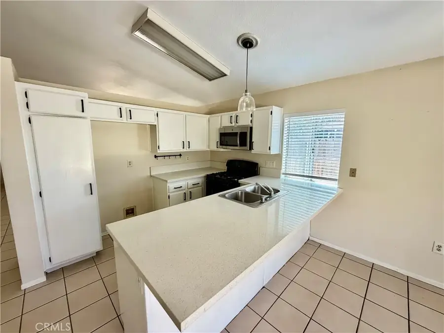 1053 Lilac Street, Hemet, CA 92545 - #2