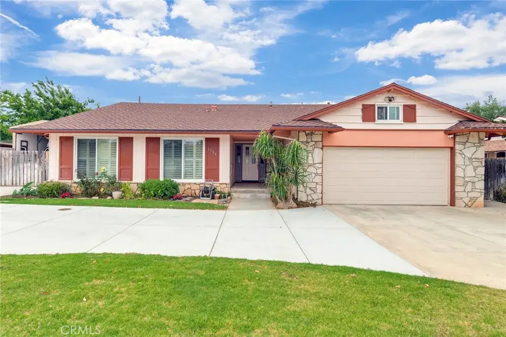 1900 Brae Burn Drive, Corona, CA 92882 - #1